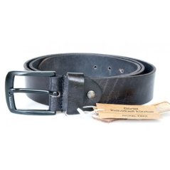 Kožený čierny opasok 115 cm dlhý z pevnej silnej kože 39 mm široký s čiernou prackou